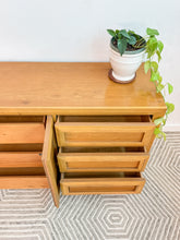 Load image into Gallery viewer, Blonde Thomasville 9 Drawer Dresser
