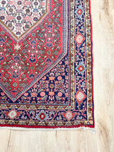 Load image into Gallery viewer, Vintage Bidjar Rug