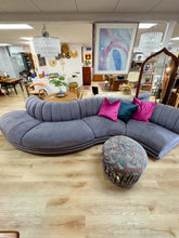 Load image into Gallery viewer, Vintage Serpentine Bernhardt Sofa