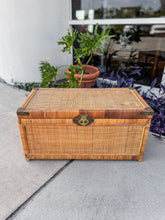 Load image into Gallery viewer, Vintage Woven Trunk