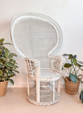 Load image into Gallery viewer, White Peacock Chair

