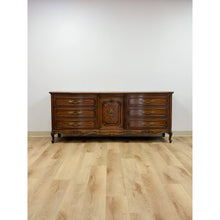 Load image into Gallery viewer, Ornate Thomasville French Provincial 9 Drawer Dresser With Metal Pulls Vintage