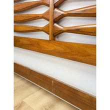 Load image into Gallery viewer, Vintage Heritage Furniture MCM Pointed King Headboard Mid Century Modern Bed