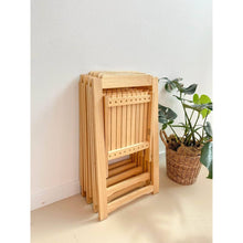 Load image into Gallery viewer, Set of 4 Vintage Wood folding chairs

