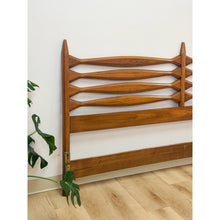 Load image into Gallery viewer, Vintage Heritage Furniture MCM Pointed King Headboard Mid Century Modern Bed
