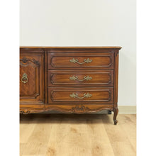 Load image into Gallery viewer, Ornate Thomasville French Provincial 9 Drawer Dresser With Metal Pulls Vintage
