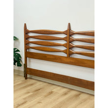 Load image into Gallery viewer, Vintage Heritage Furniture MCM Pointed King Headboard Mid Century Modern Bed
