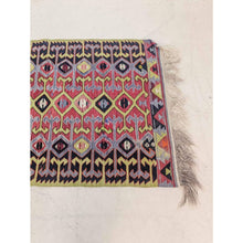 Load image into Gallery viewer, Kilim Area Rug
